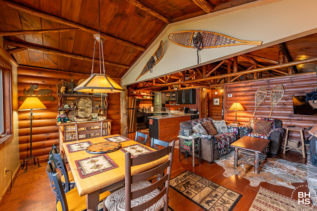 Saranac Lake, New York 12983, United States, ,Residential,Active,238553