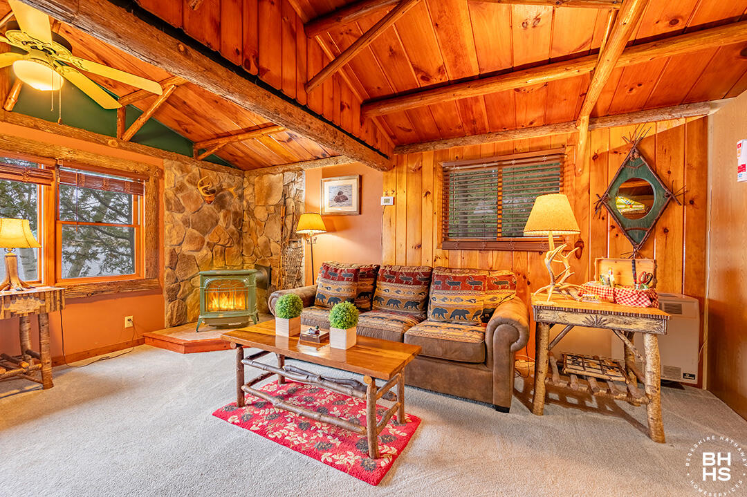 Saranac Lake, New York 12983, United States, ,Residential,Active,238553