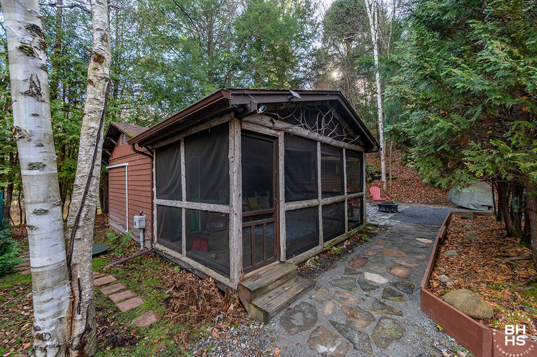 Saranac Lake, New York 12983, United States, ,Residential,Active,238553