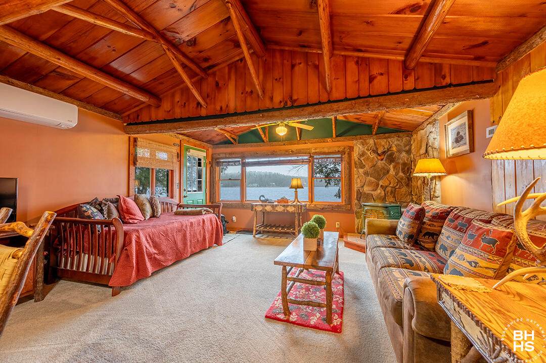 Saranac Lake, New York 12983, United States, ,Residential,Active,238553