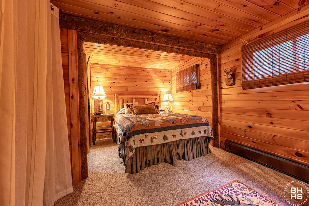 Saranac Lake, New York 12983, United States, ,Residential,Active,238553