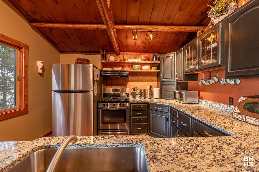 Saranac Lake, New York 12983, United States, ,Residential,Active,238553