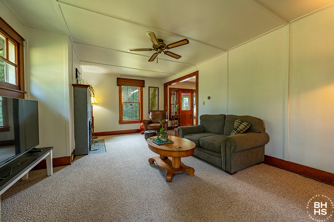 Tupper Lake, New York 12986, United States, 3 Bedrooms Bedrooms, ,2 BathroomsBathrooms,Residential,Active,186734