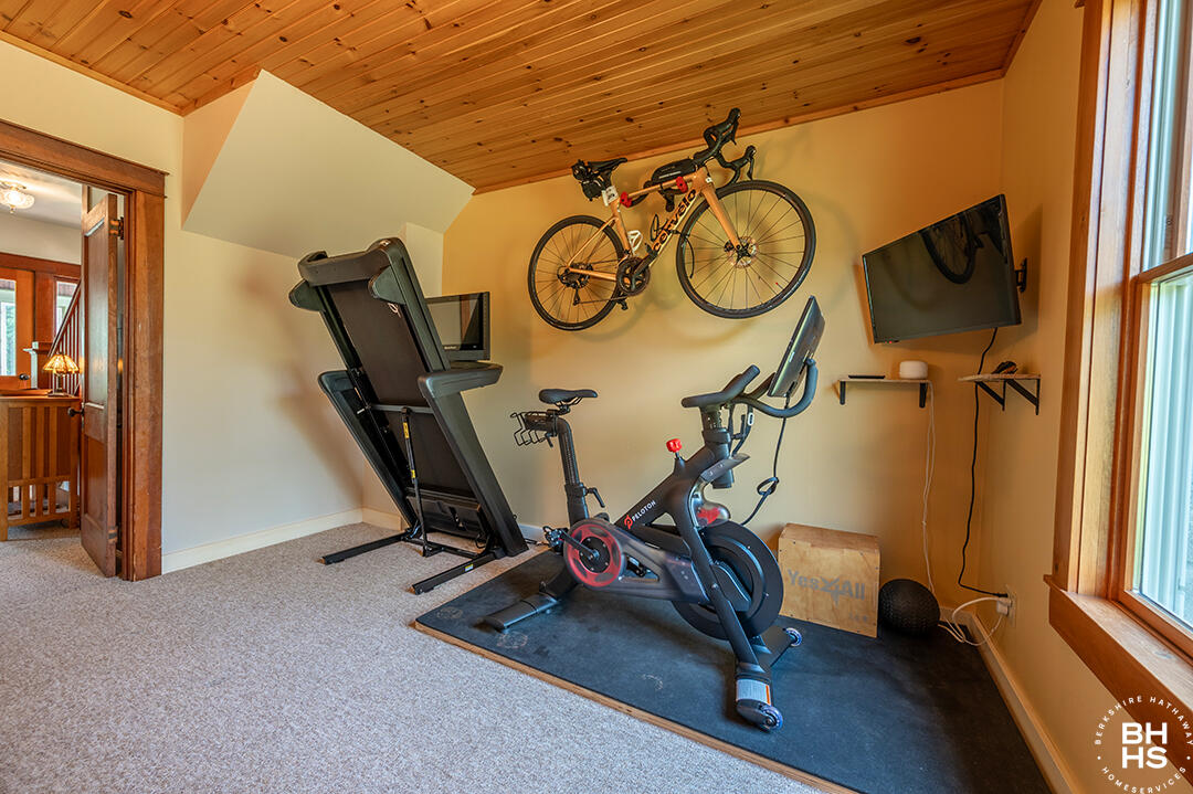 Tupper Lake, New York 12986, United States, 3 Bedrooms Bedrooms, ,2 BathroomsBathrooms,Residential,Active,186734