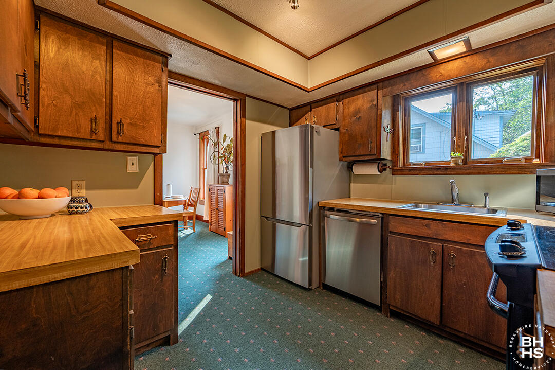 Tupper Lake, New York 12986, United States, 3 Bedrooms Bedrooms, ,2 BathroomsBathrooms,Residential,Active,186734