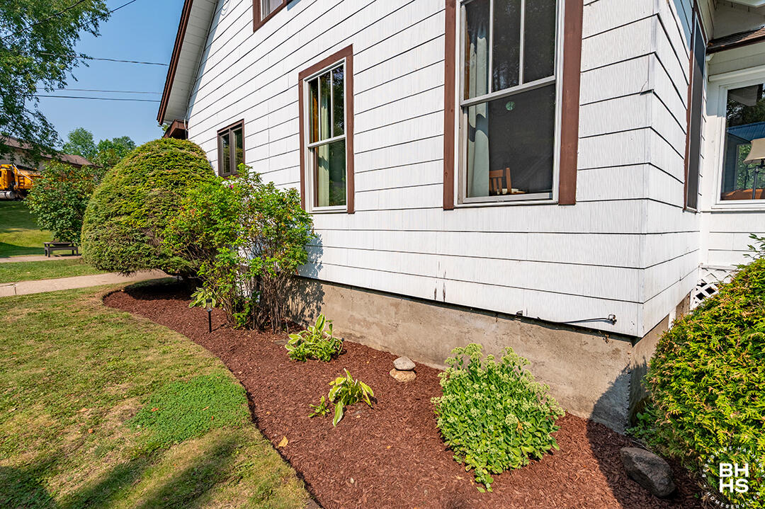 Tupper Lake, New York 12986, United States, 3 Bedrooms Bedrooms, ,2 BathroomsBathrooms,Residential,Active,186734