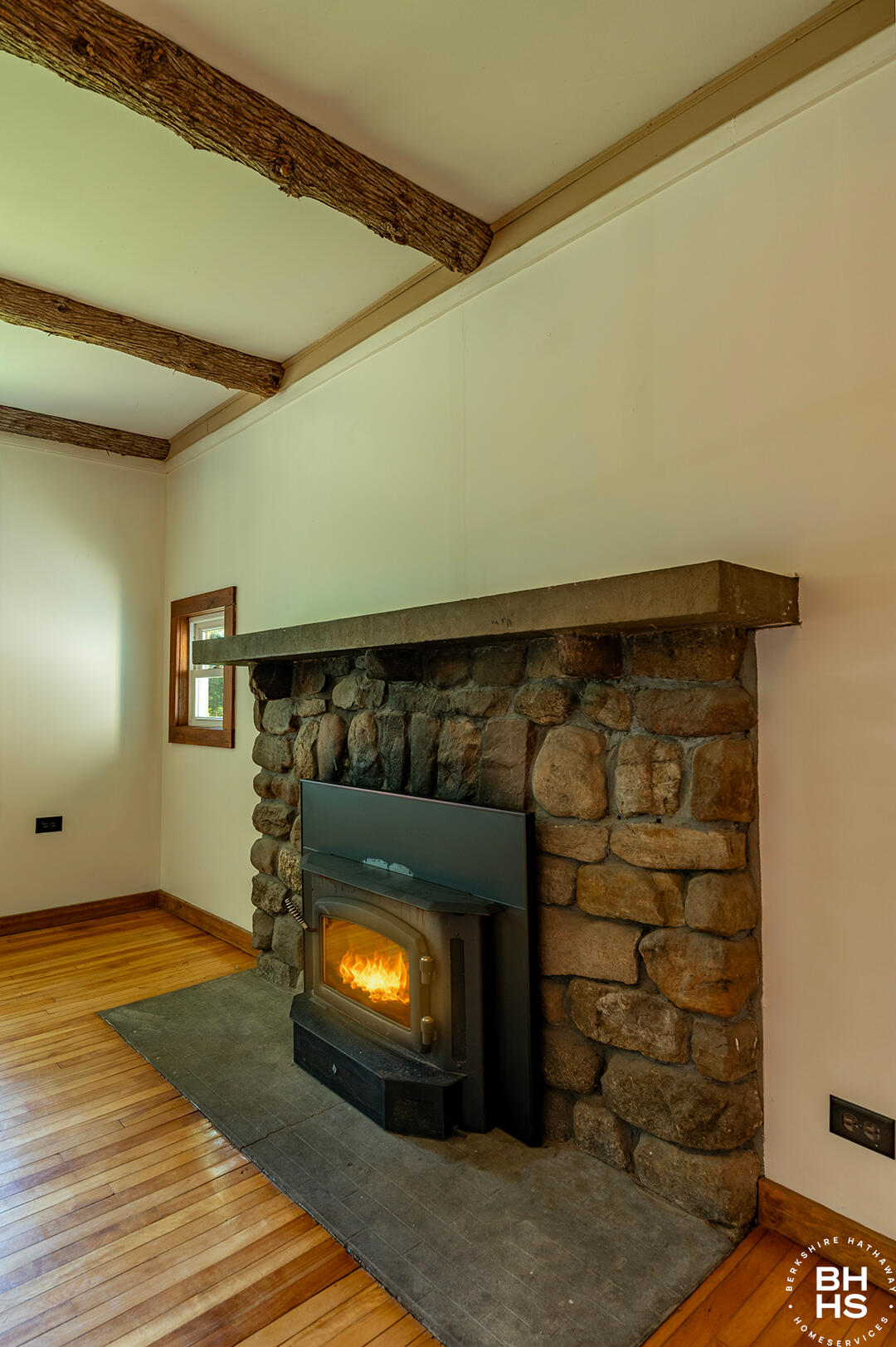 Wilmington, New York 12997, United States, 4 Bedrooms Bedrooms, ,3 BathroomsBathrooms,Residential,Active,186266