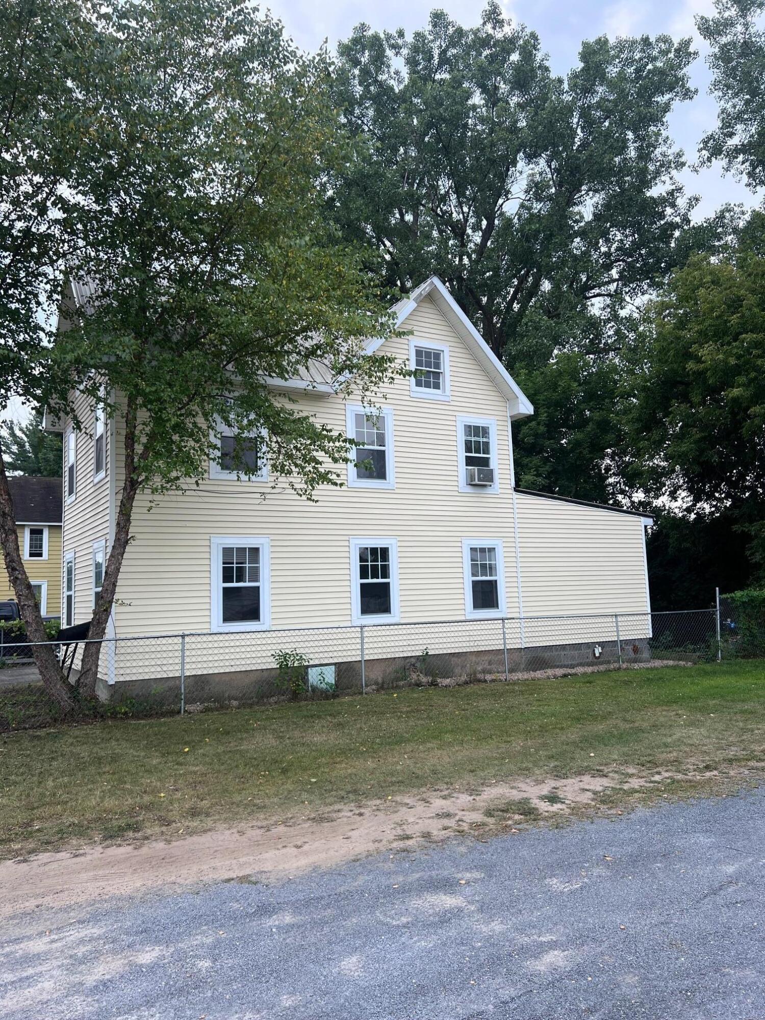 24 Riverside Ave Avenue