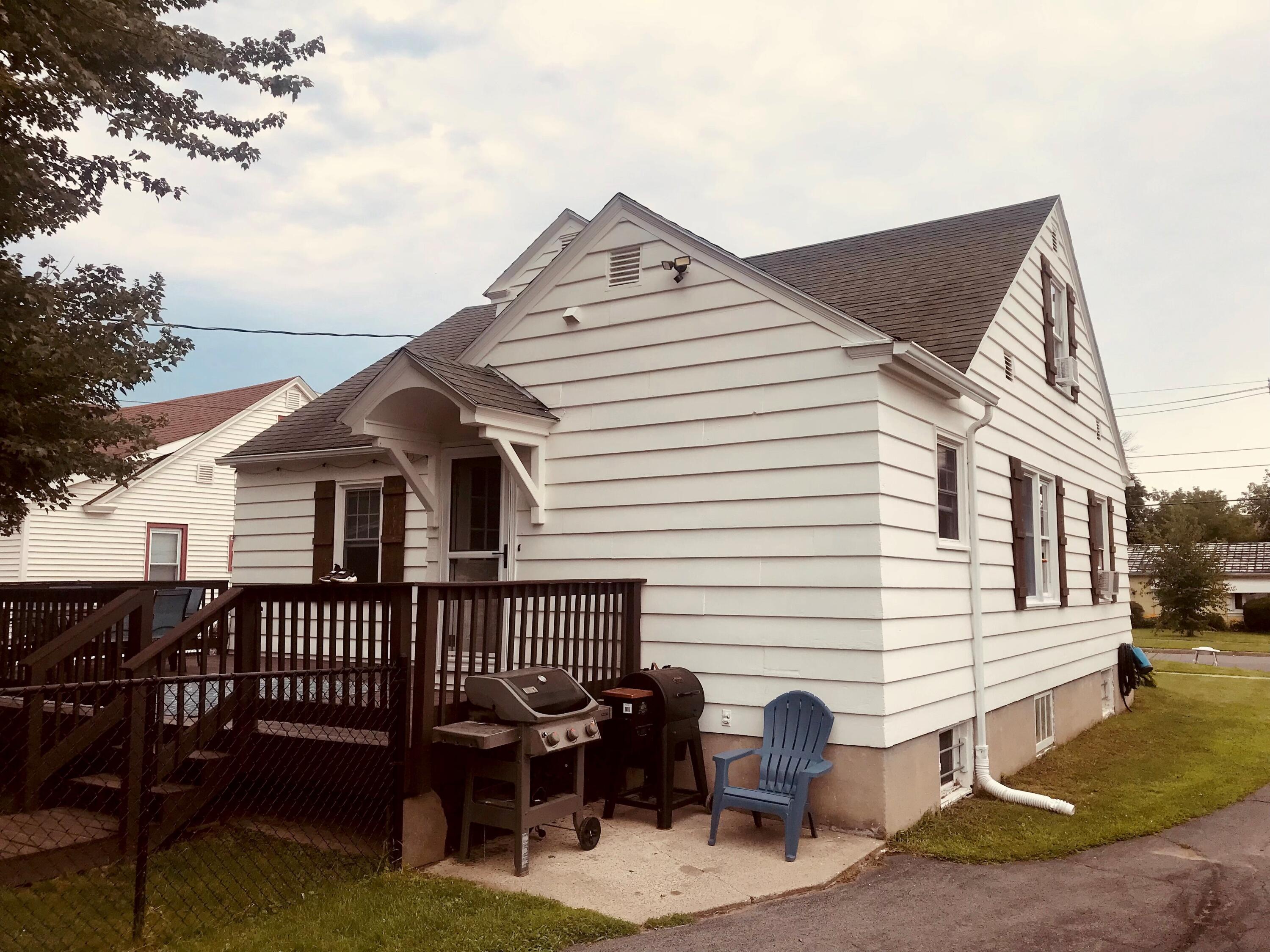 10 Sanborn Avenue