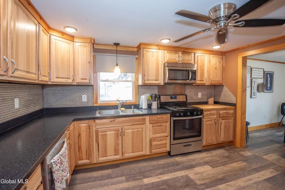 11 Continental Drive