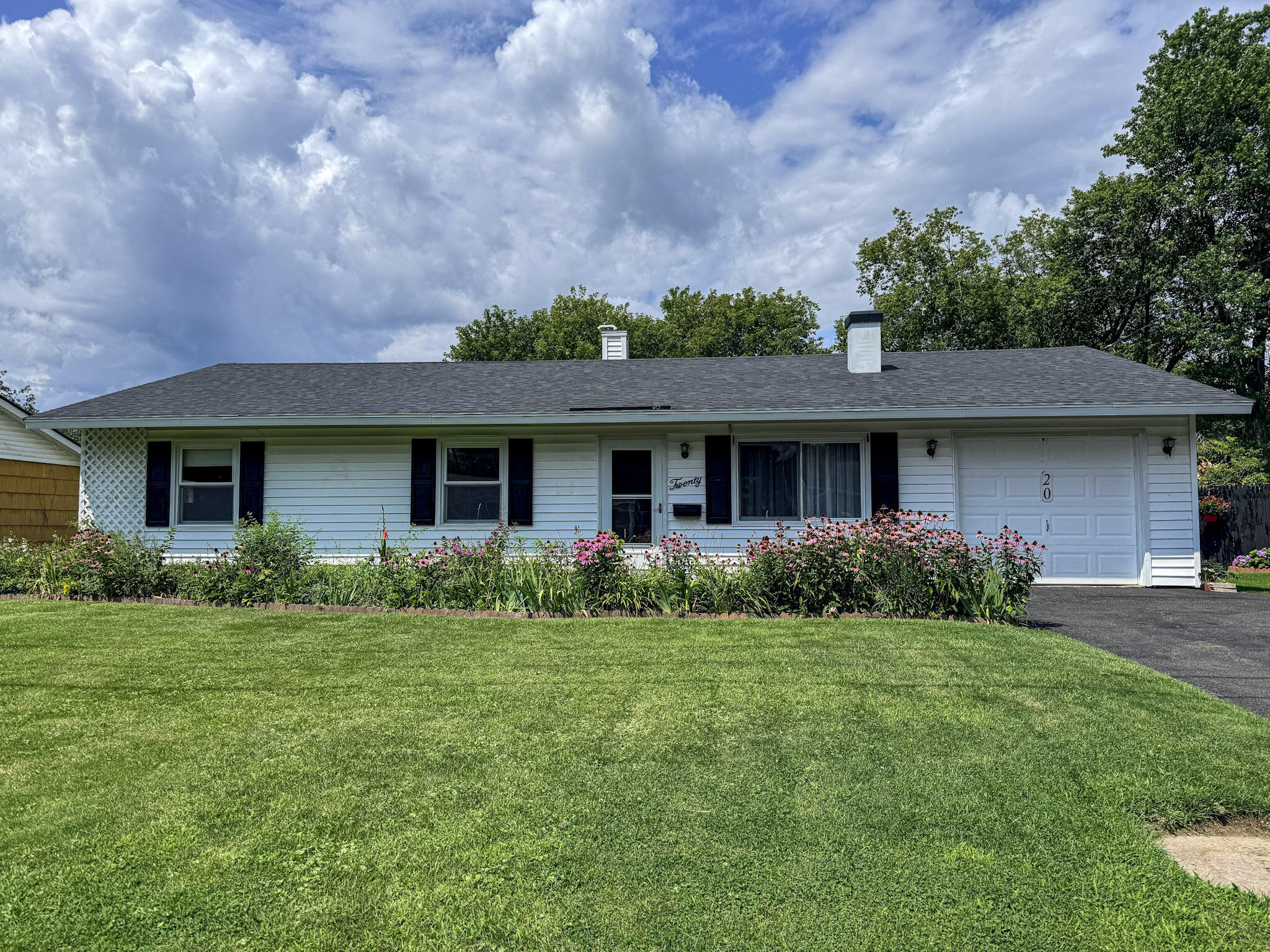 20 Tioga Lane