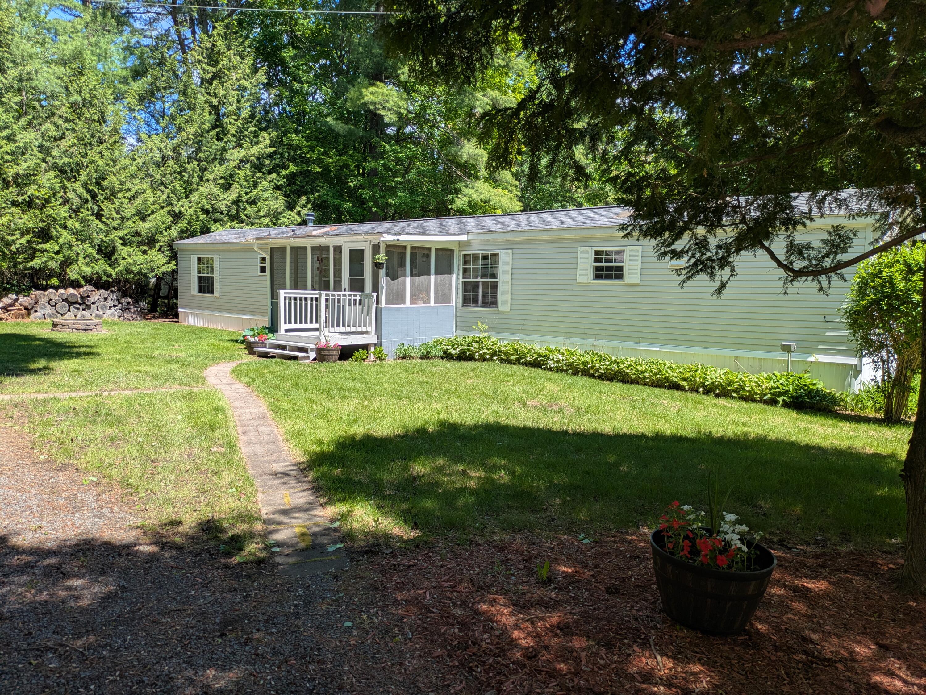 15 Spruce Avenue