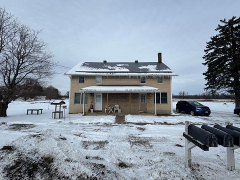 Photo of 11 State Route 122, Constable, NY 12926 (MLS # 206346)
