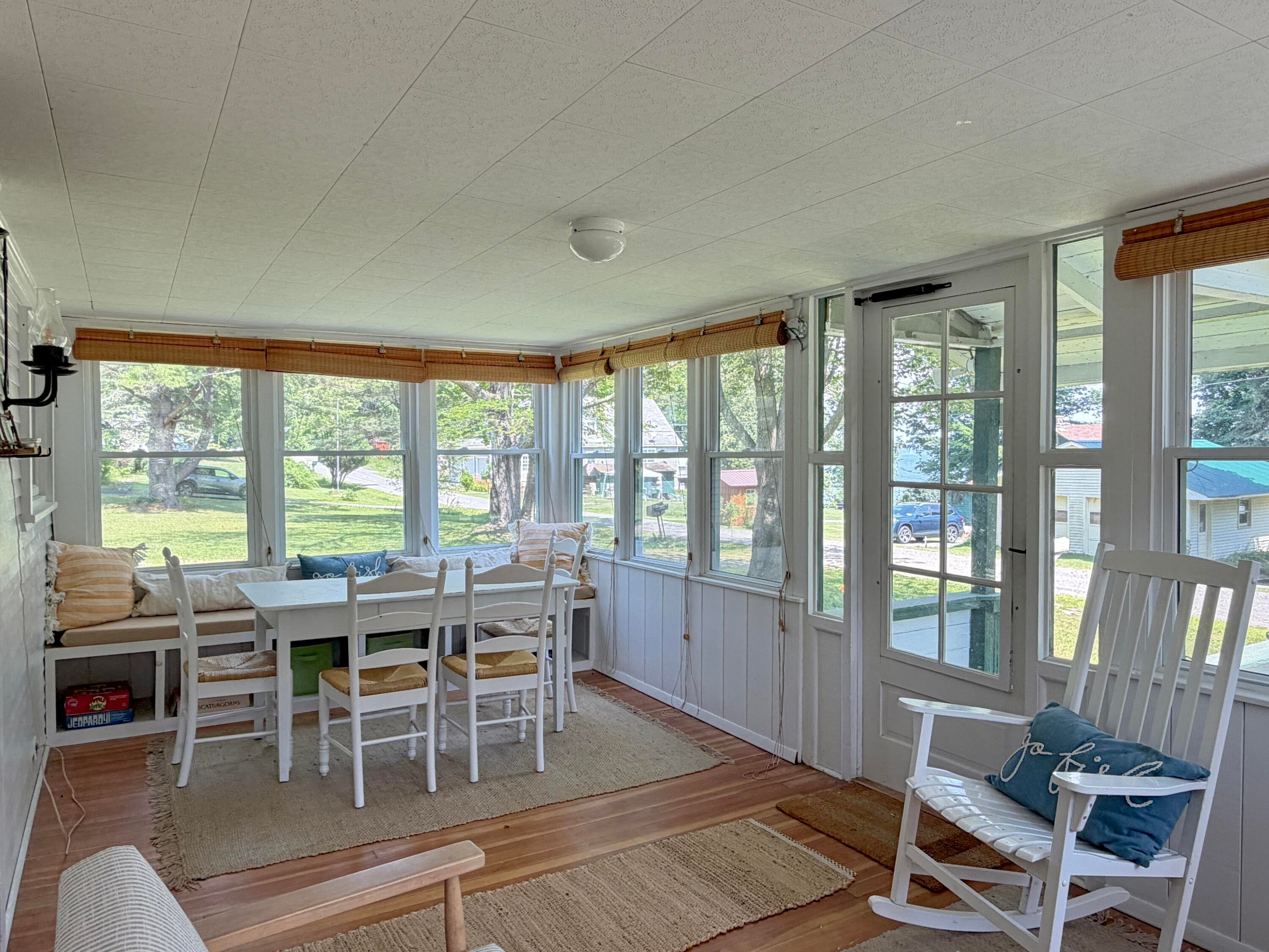 123 Lakeshore Drive