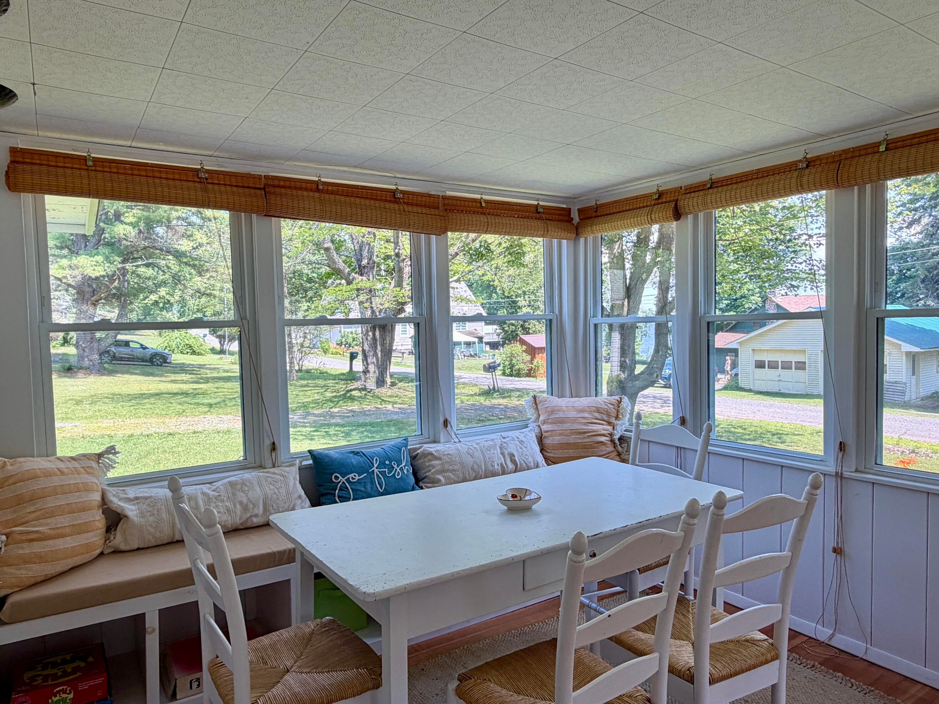 123 Lakeshore Drive