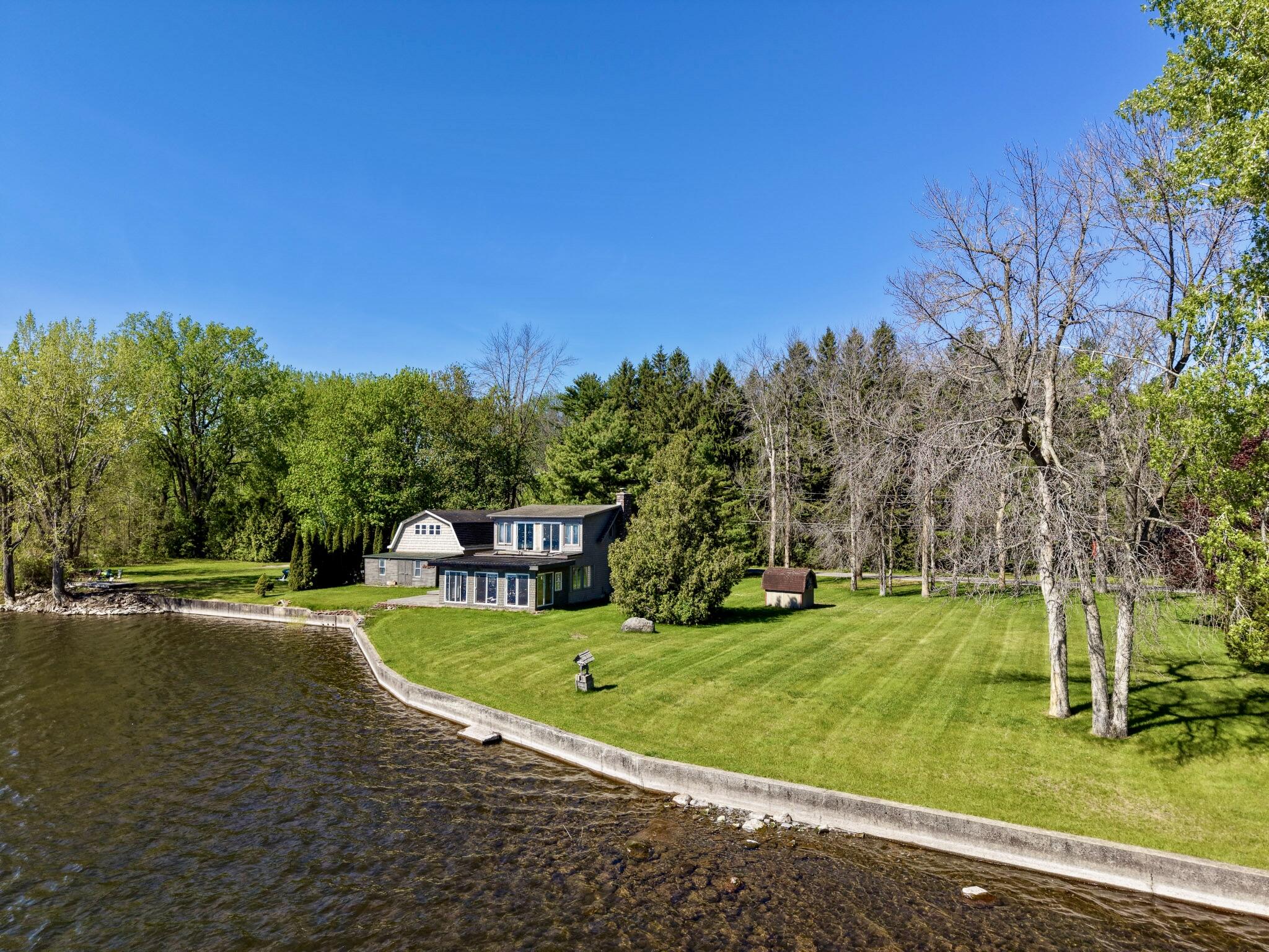 1758 Lakeshore Road