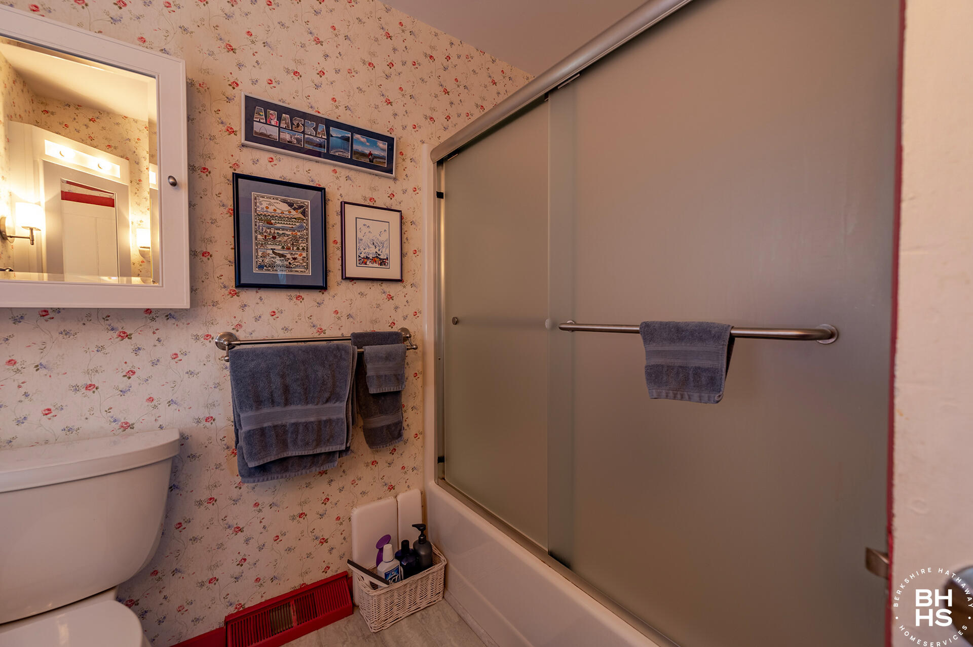 Essex, New York 12936, United States, 3 Bedrooms Bedrooms, ,4 BathroomsBathrooms,Residential,Active,194299