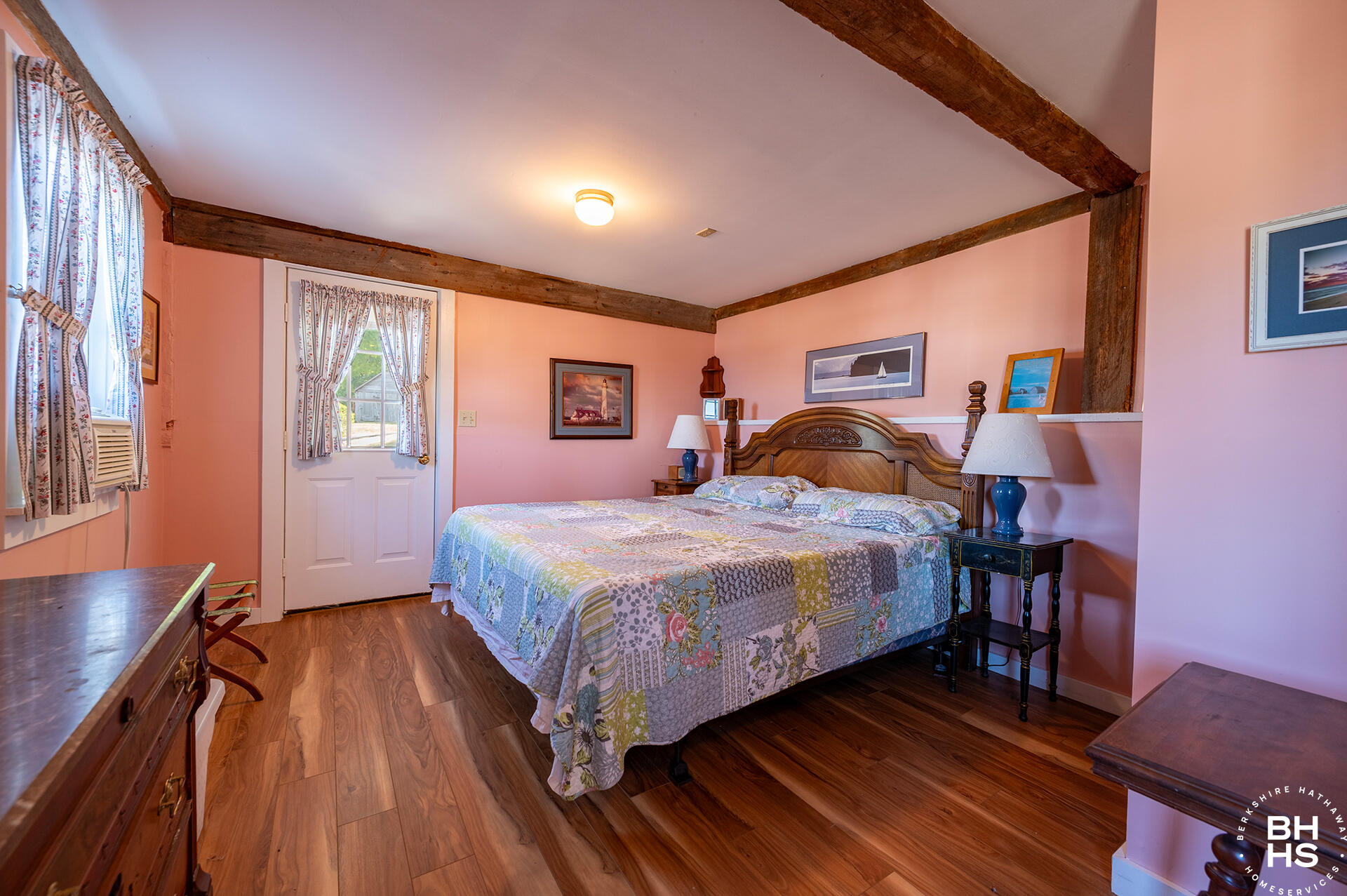 Essex, New York 12936, United States, 3 Bedrooms Bedrooms, ,4 BathroomsBathrooms,Residential,Active,194299