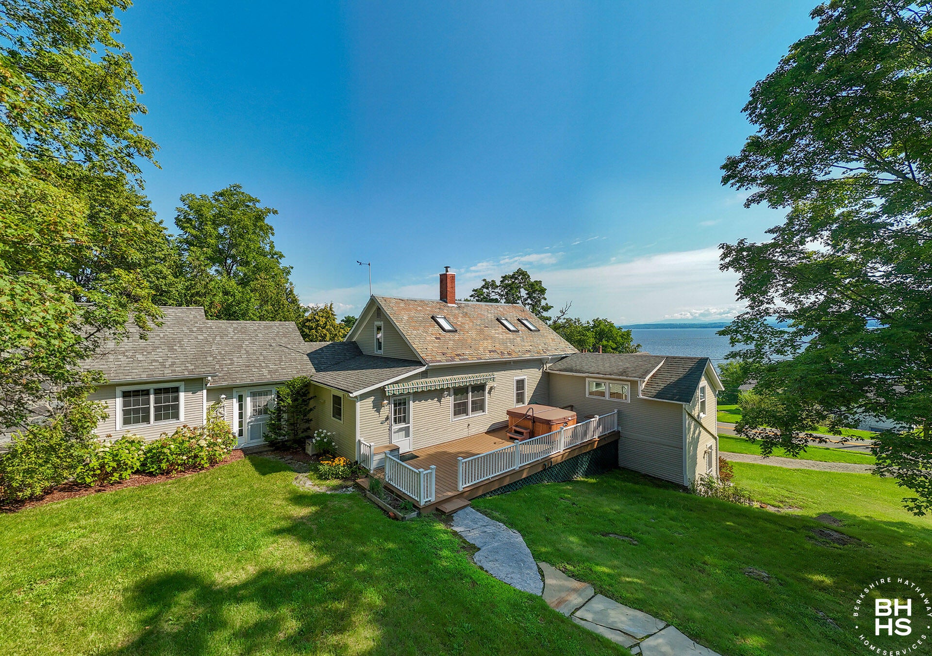 2255 LakeShore Road