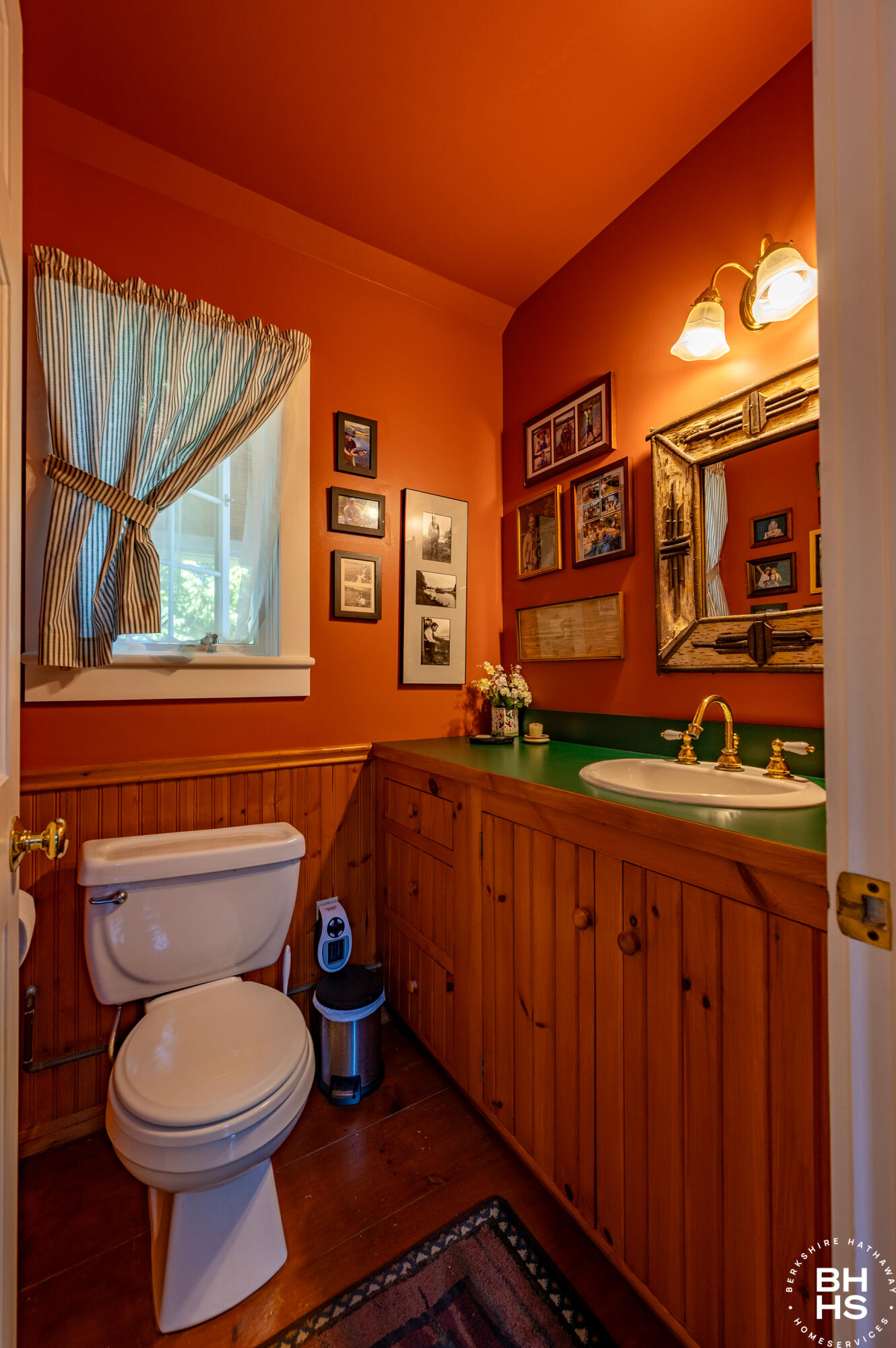 Essex, New York 12936, United States, 3 Bedrooms Bedrooms, ,4 BathroomsBathrooms,Residential,Active,194299