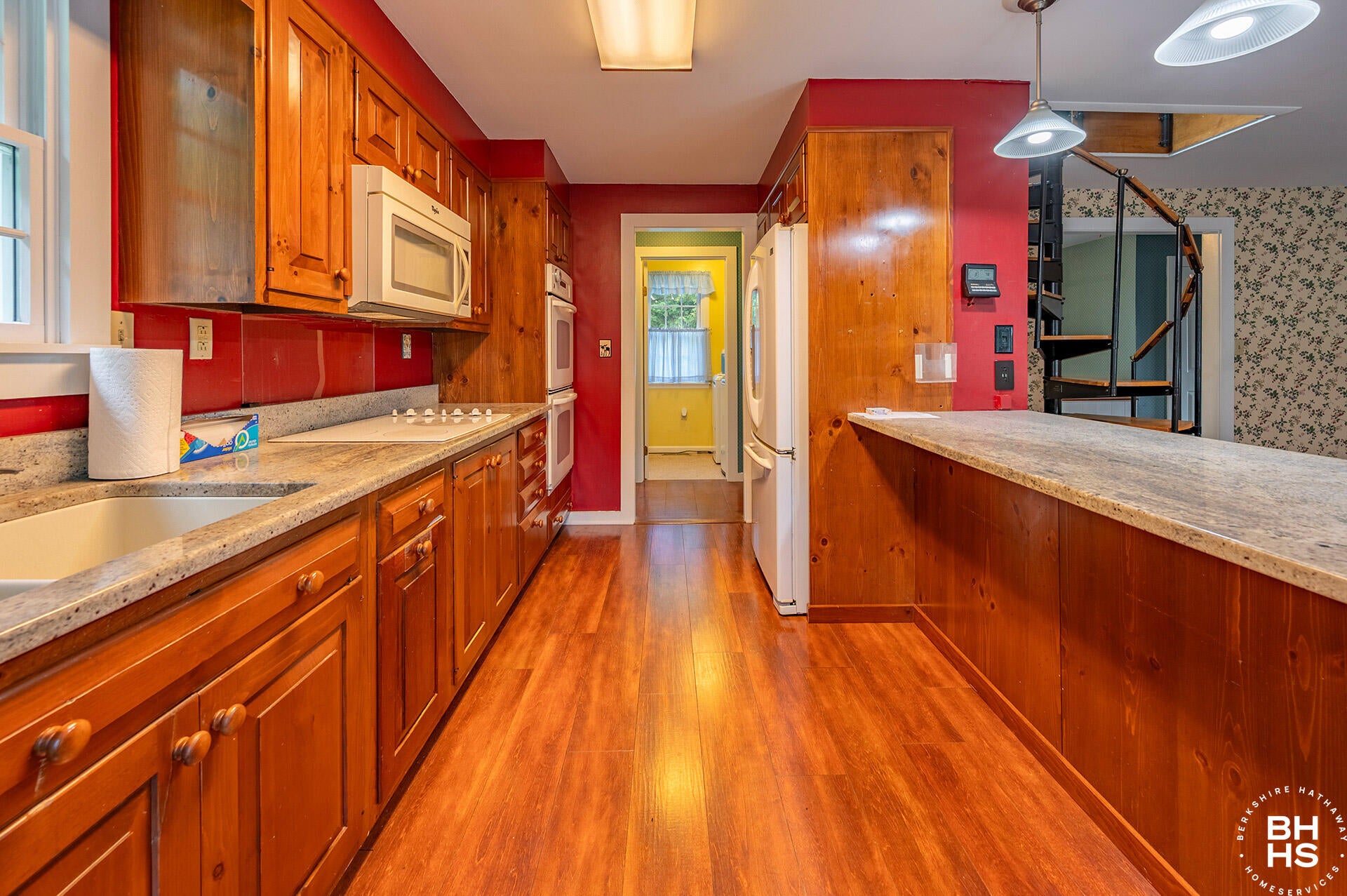 2255 LakeShore Road
