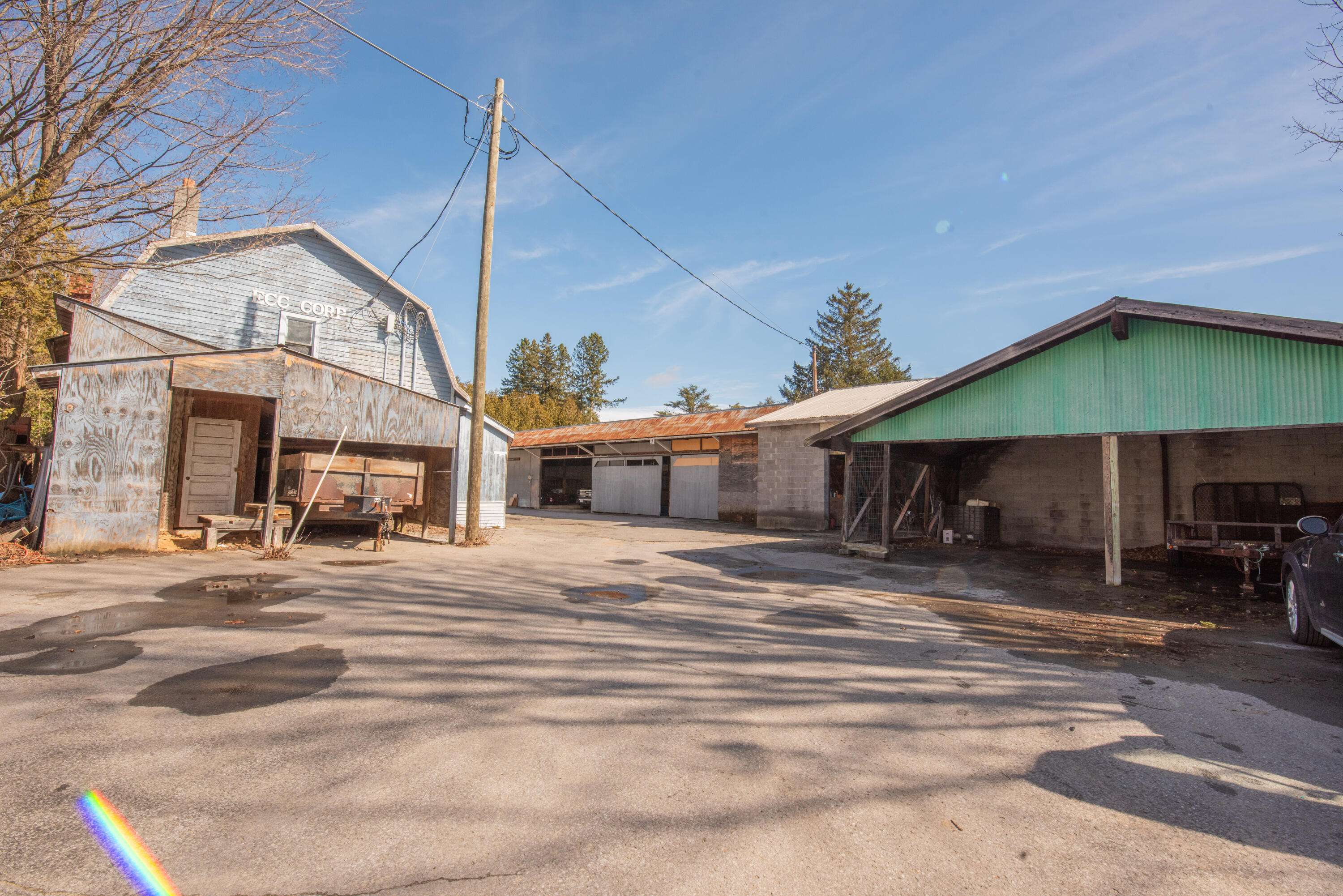 105 Hand Avenue