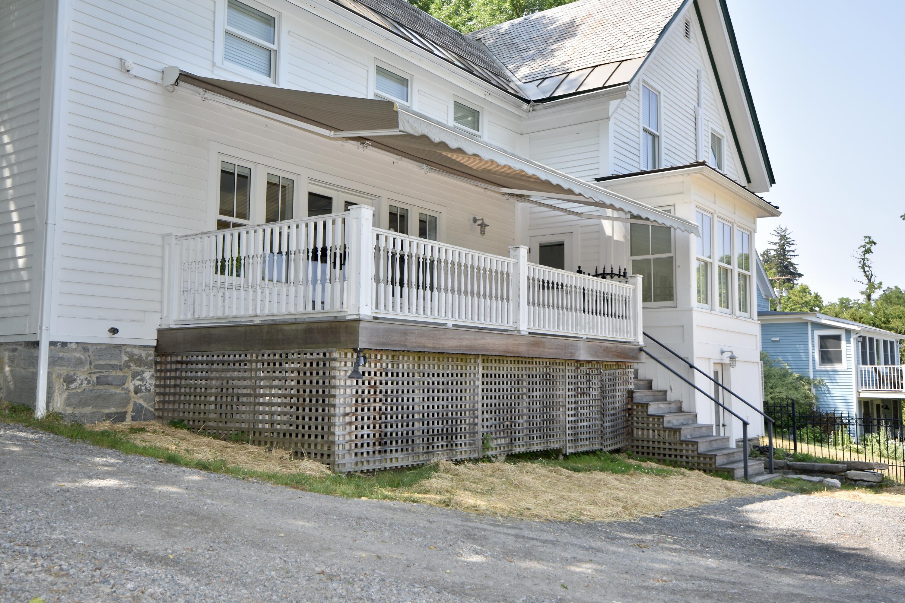 2264 Lake Shore Road