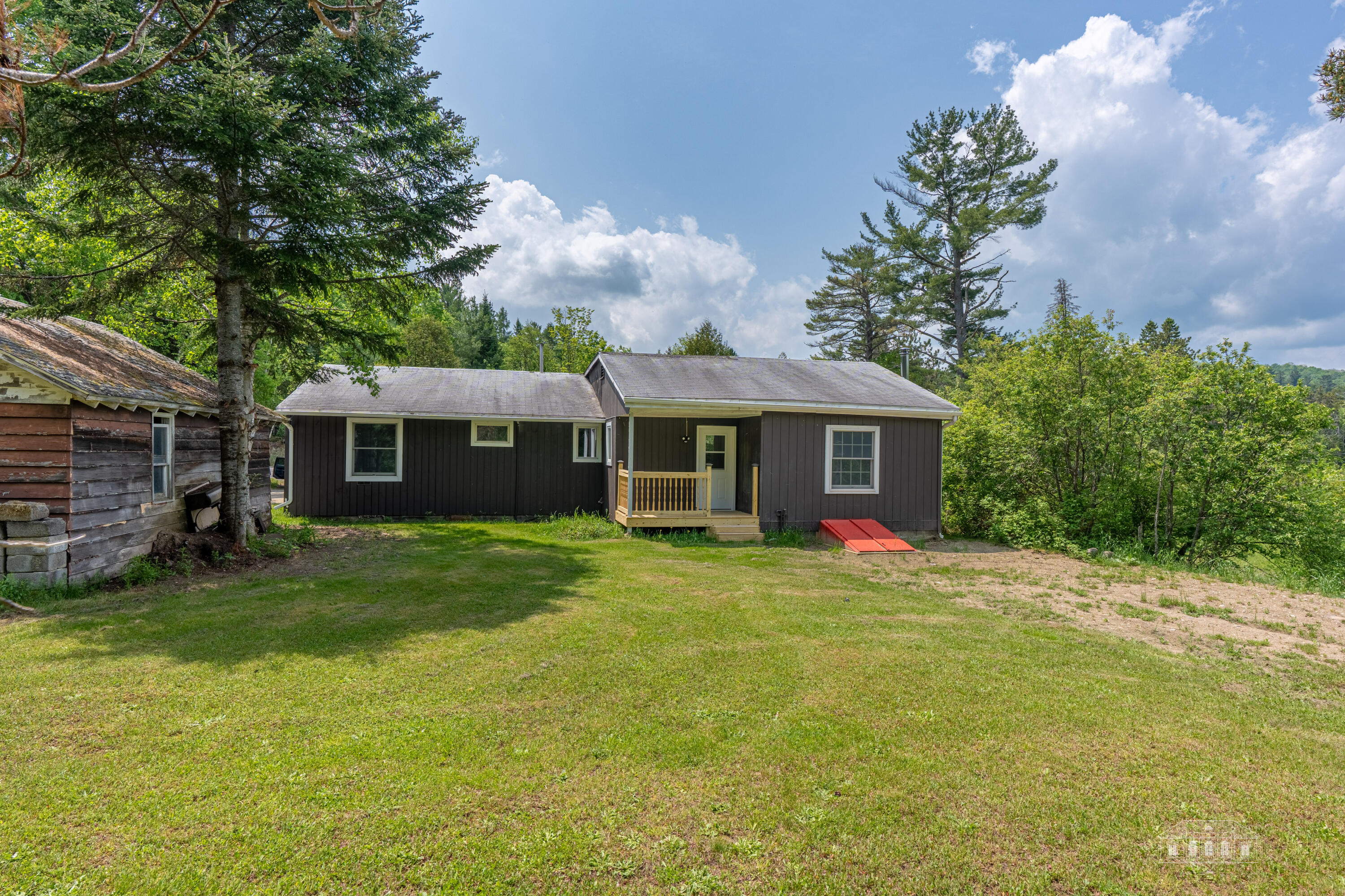 152 Old Military Road
