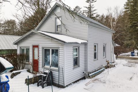 Homes For Sale - 12 Tavern Road<br/> Hadley, NY 12835