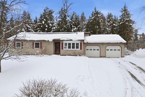 Homes For Sale - 17 Echo Lane<br/> Warrensburg, NY 12885