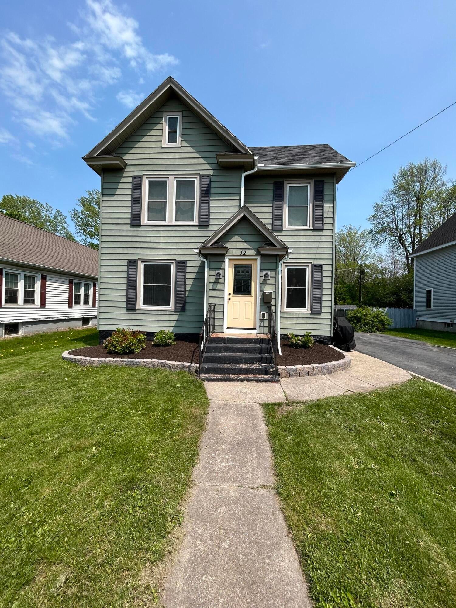 12 Lozier Place