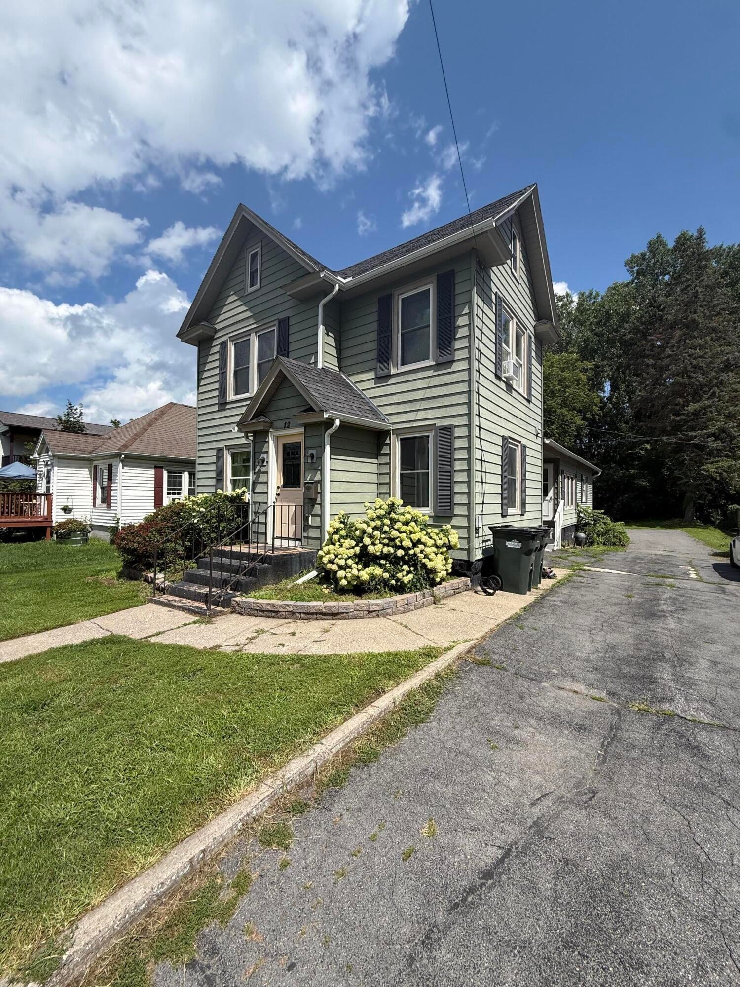12 Lozier Place