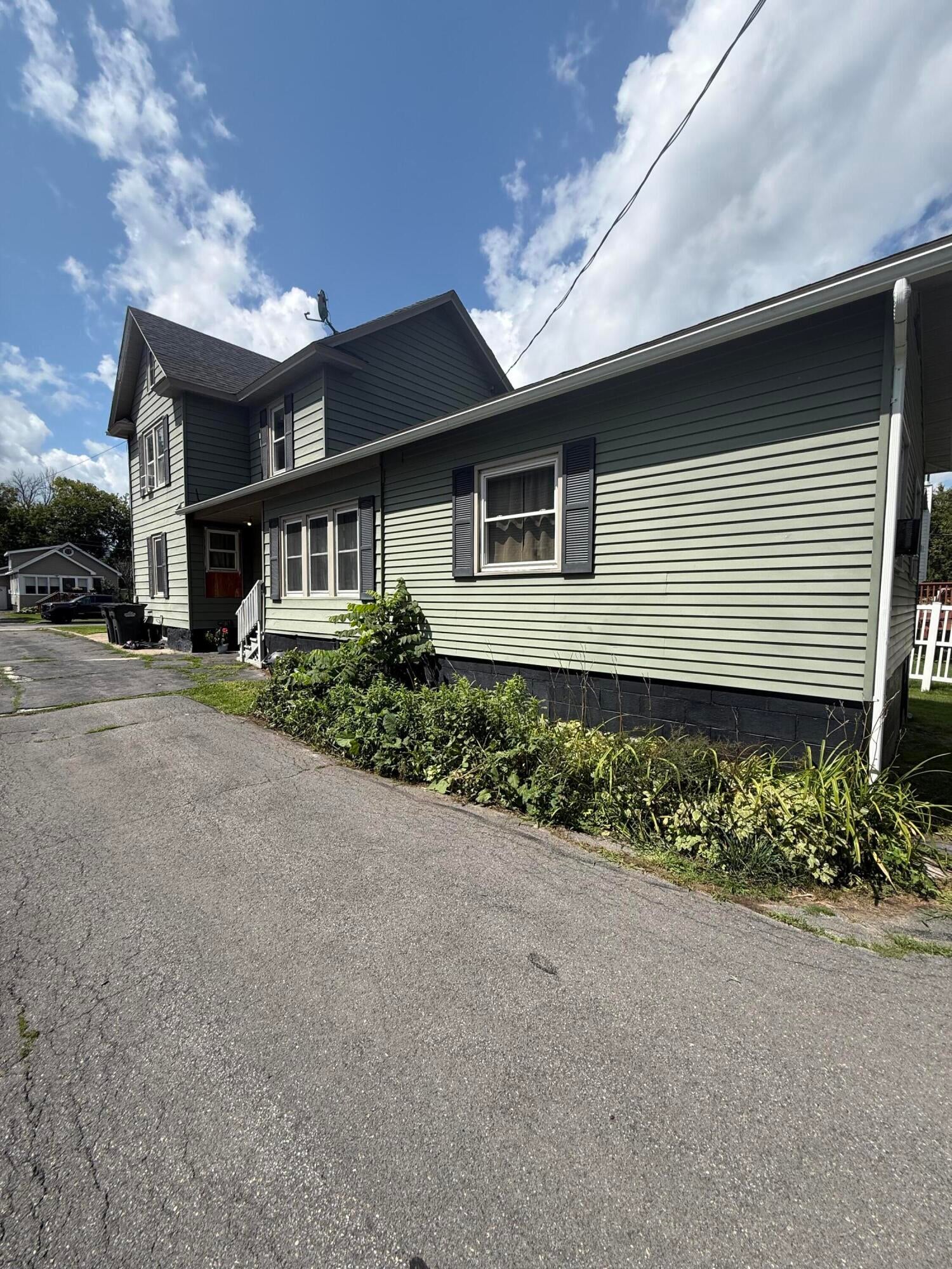 12 Lozier Place