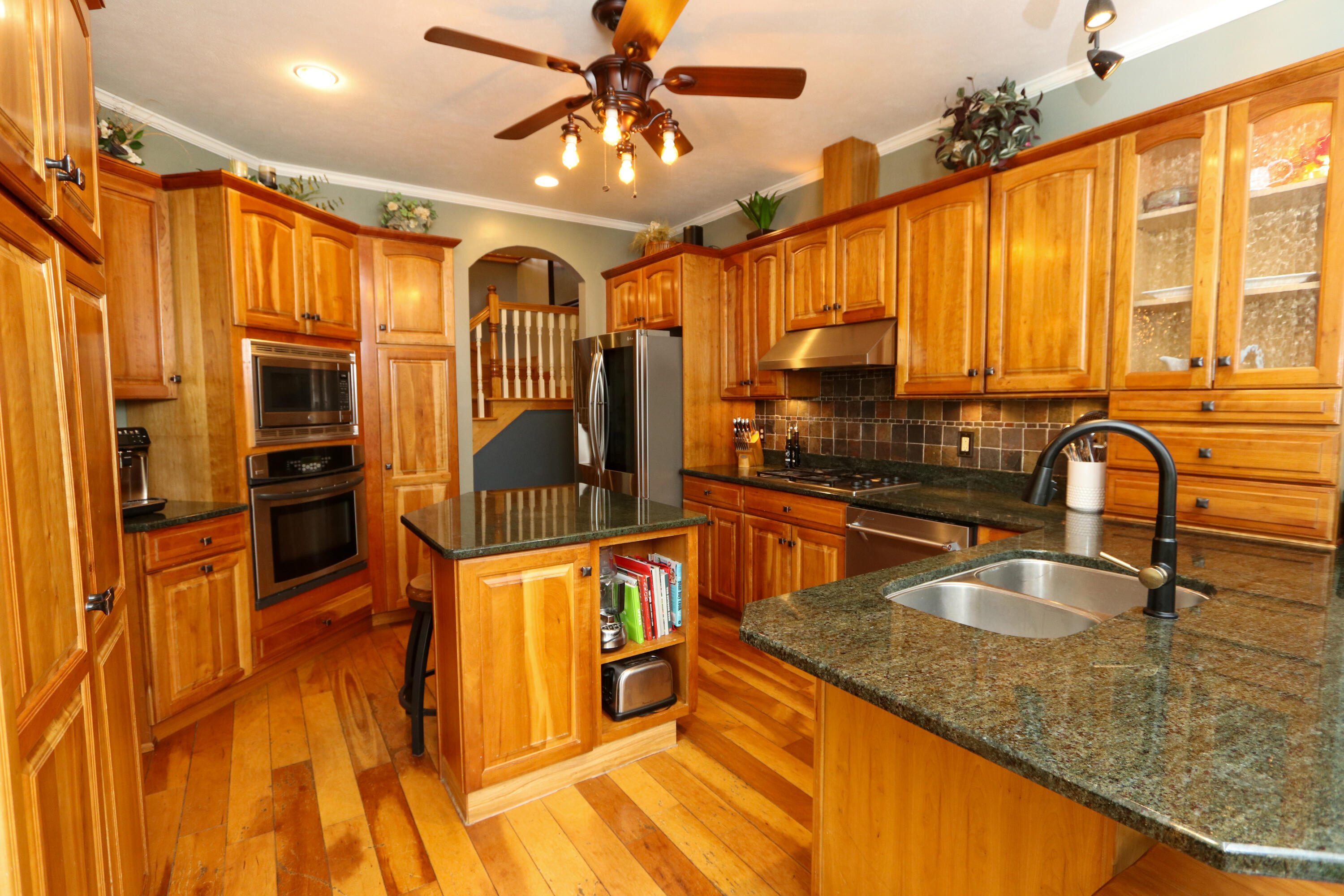 732 Cumberland Head Road, Plattsburgh, New York image 10