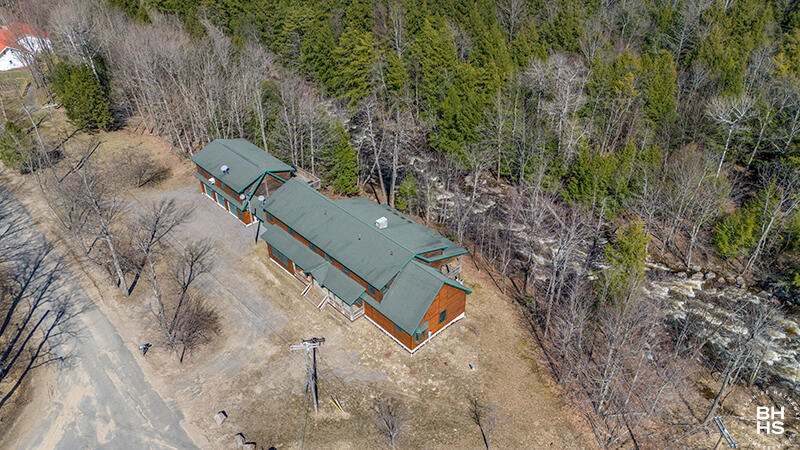 St. Regis Falls, New York 12980, United States, 8 Bedrooms Bedrooms, ,7 BathroomsBathrooms,Residential,Active,105311