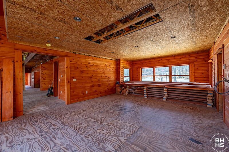 St. Regis Falls, New York 12980, United States, 8 Bedrooms Bedrooms, ,7 BathroomsBathrooms,Residential,Active,105311