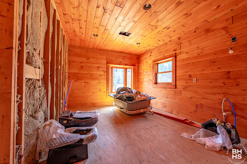 St. Regis Falls, New York 12980, United States, 8 Bedrooms Bedrooms, ,7 BathroomsBathrooms,Residential,Active,105311