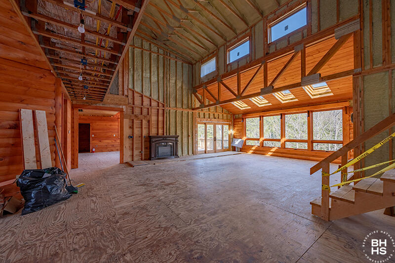 St. Regis Falls, New York 12980, United States, 8 Bedrooms Bedrooms, ,7 BathroomsBathrooms,Residential,Active,105311