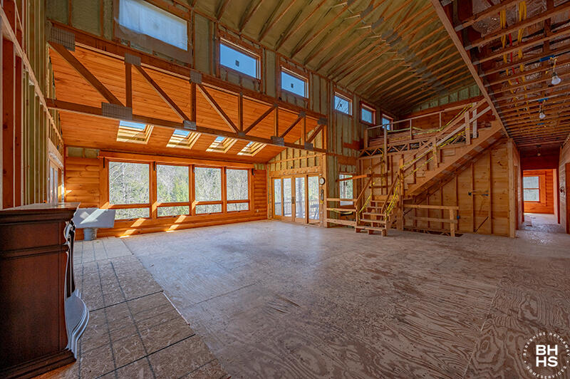 St. Regis Falls, New York 12980, United States, 8 Bedrooms Bedrooms, ,7 BathroomsBathrooms,Residential,Active,105311