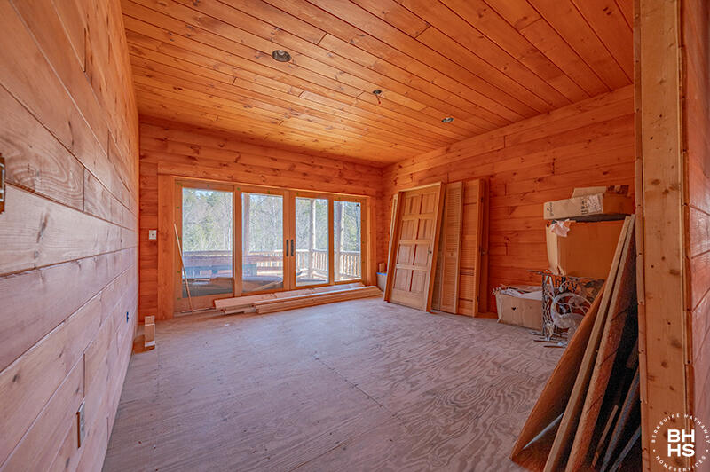 St. Regis Falls, New York 12980, United States, 8 Bedrooms Bedrooms, ,7 BathroomsBathrooms,Residential,Active,105311