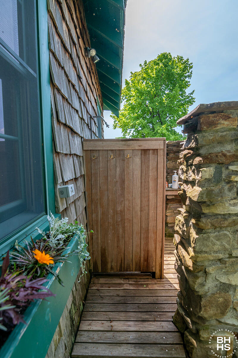 Ellenburg Depot, New York 12935, United States, 5 Bedrooms Bedrooms, ,4 BathroomsBathrooms,Residential,Active,56823