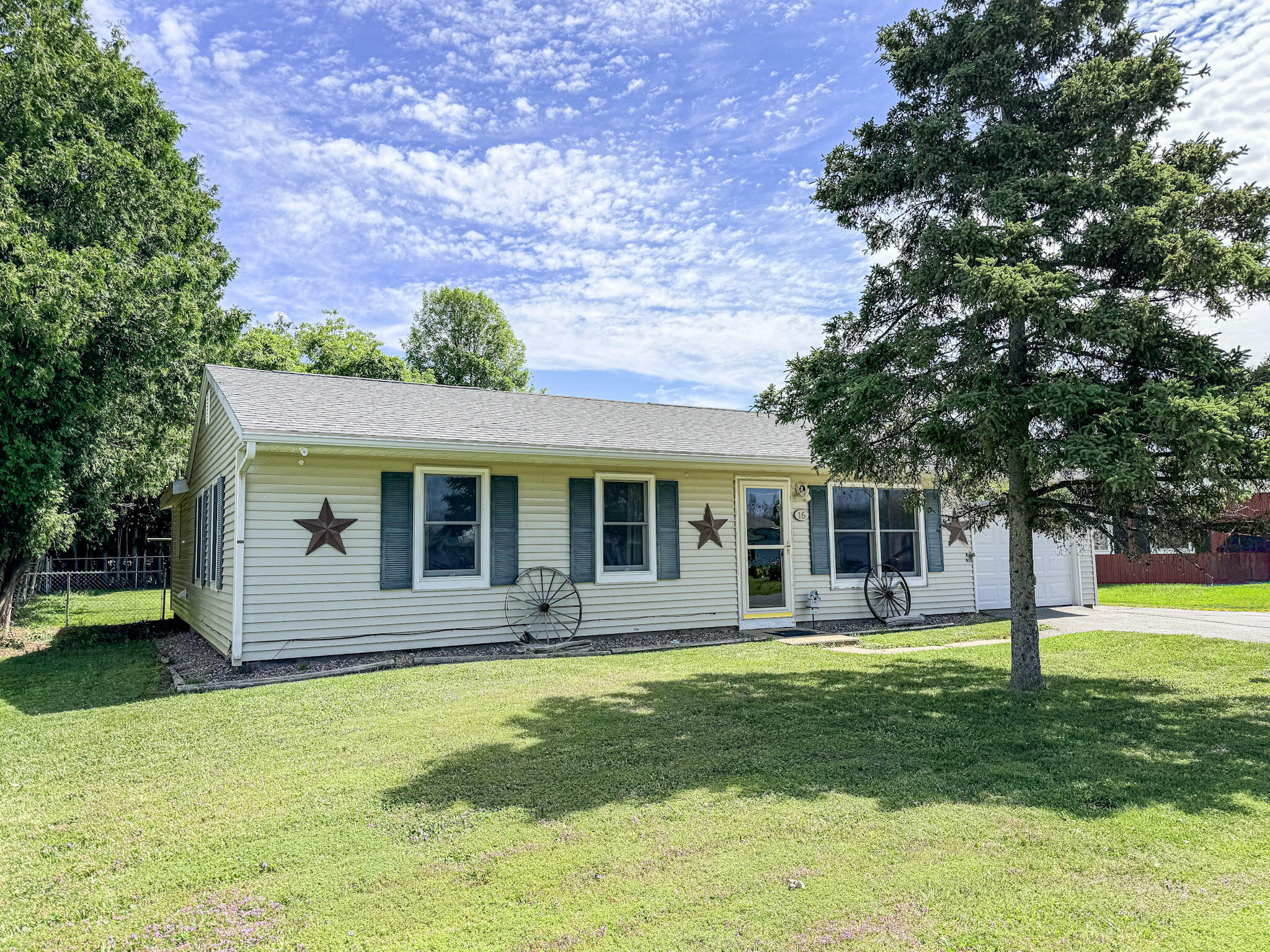 16 Genesee Lane