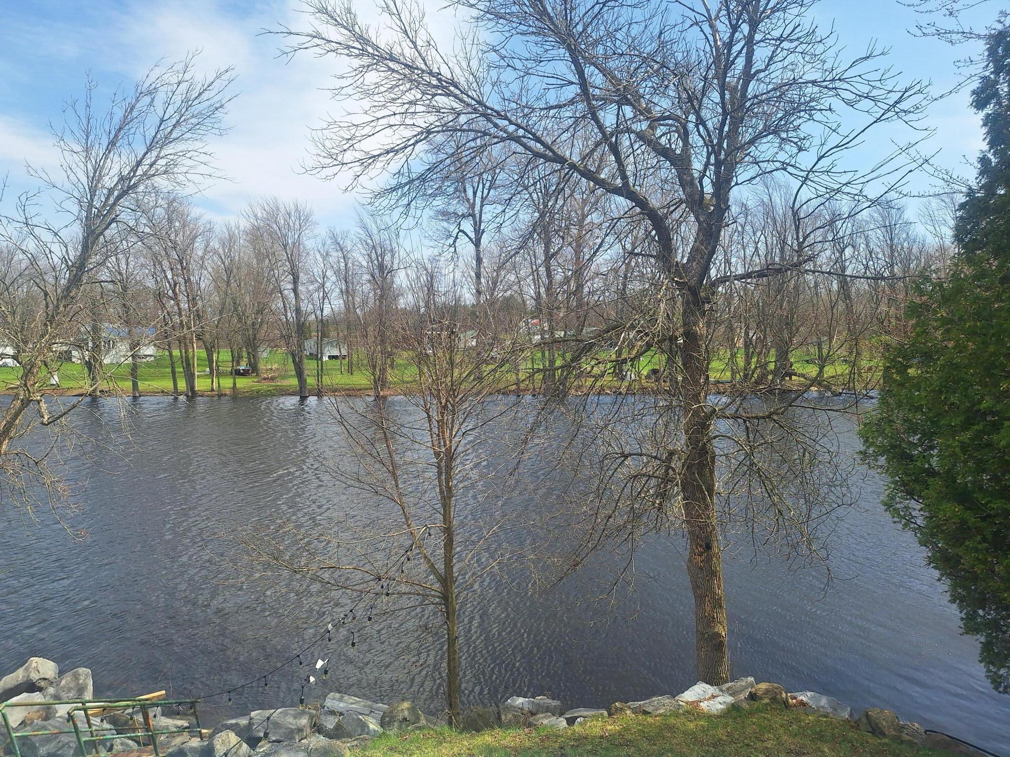 2716/2710 Lake Shore Road