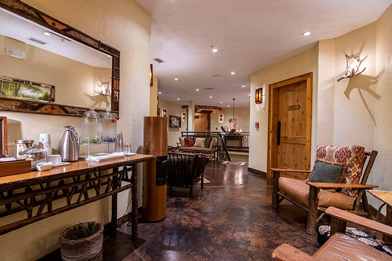 Lake Placid, New York 12946, United States, 2 Bedrooms Bedrooms, ,2 BathroomsBathrooms,Residential,Active,181740