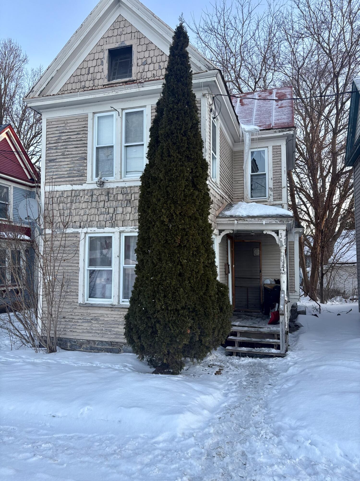 17 Fort Covington Street