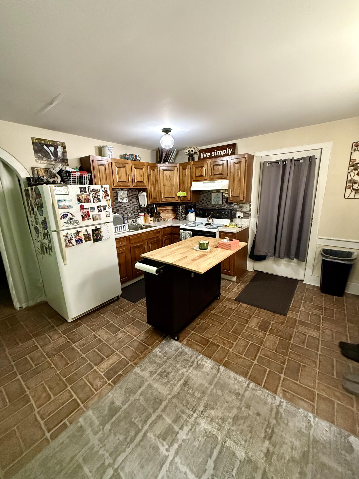66 Bloomingdale Avenue
