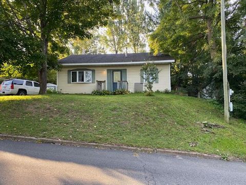 61 Kent St Keeseville NY 12944