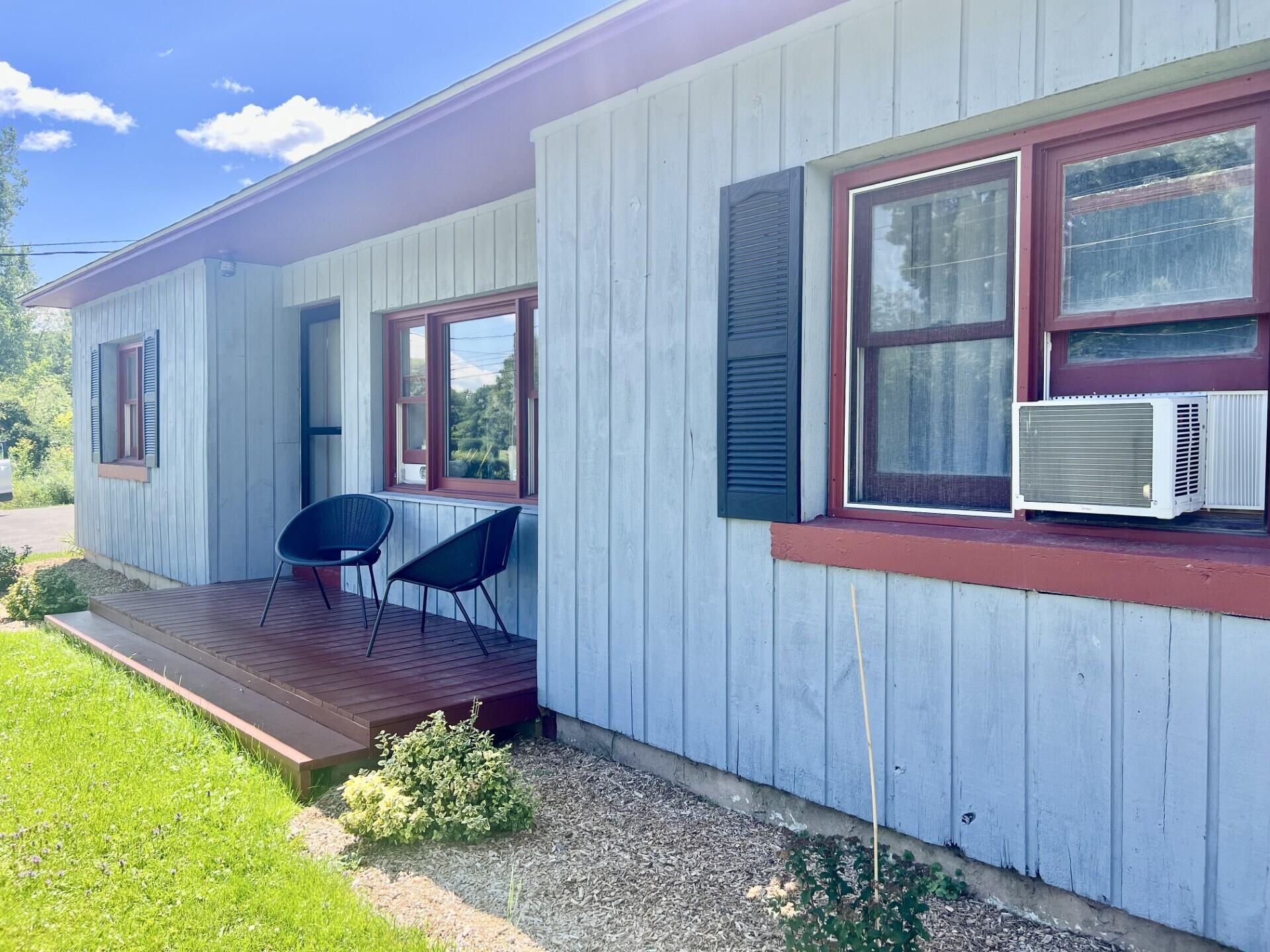 1233 Cumberland Head Road