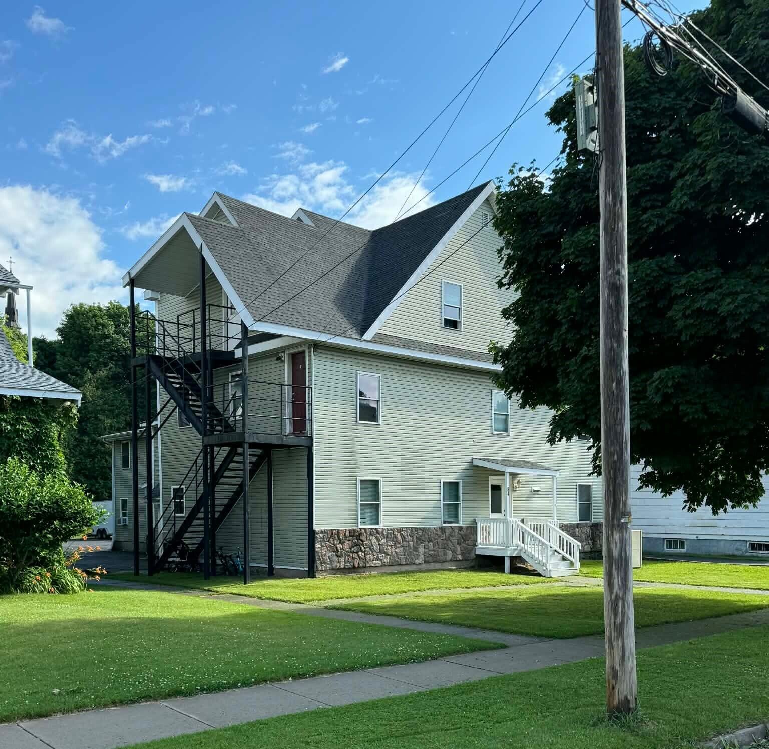 84 Court Street