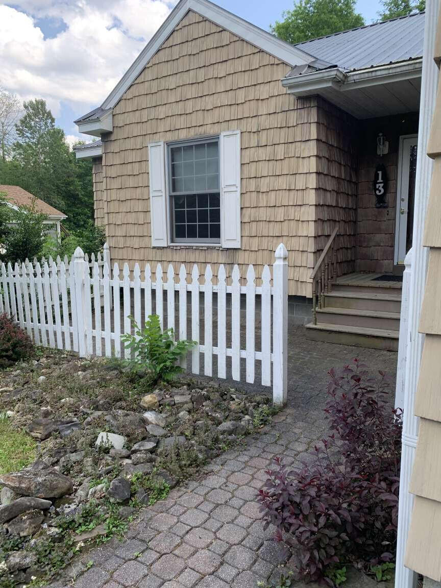 13 Brooks Bend Road